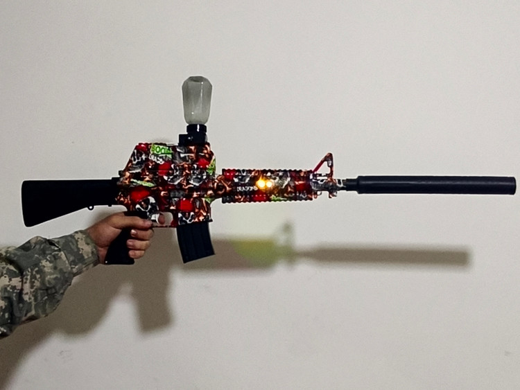 تفنگ M16 تیر ژله ای رگباری شارژی با نور RGB بزرگ 85 سانتی متری ارسال فوری شرکت اصلی فروش ویژه و بسیار فوری فقط تا 16 مرداد