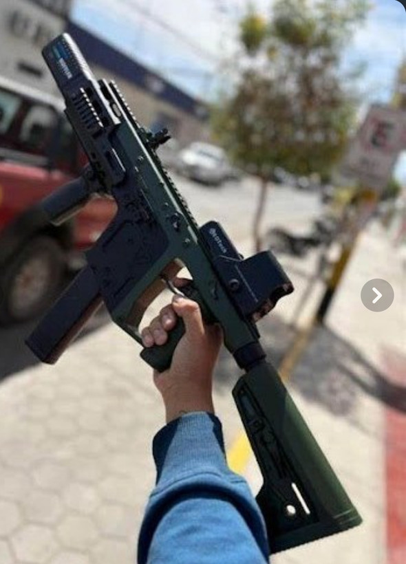 تفنگ وکتور vactor gun تیر ژله ای رگباری دوربین زوم دالیشن رنگی نوری دود زا با گریپ و قابلیت تنظیم گنداق ارسال فوری و رایگان